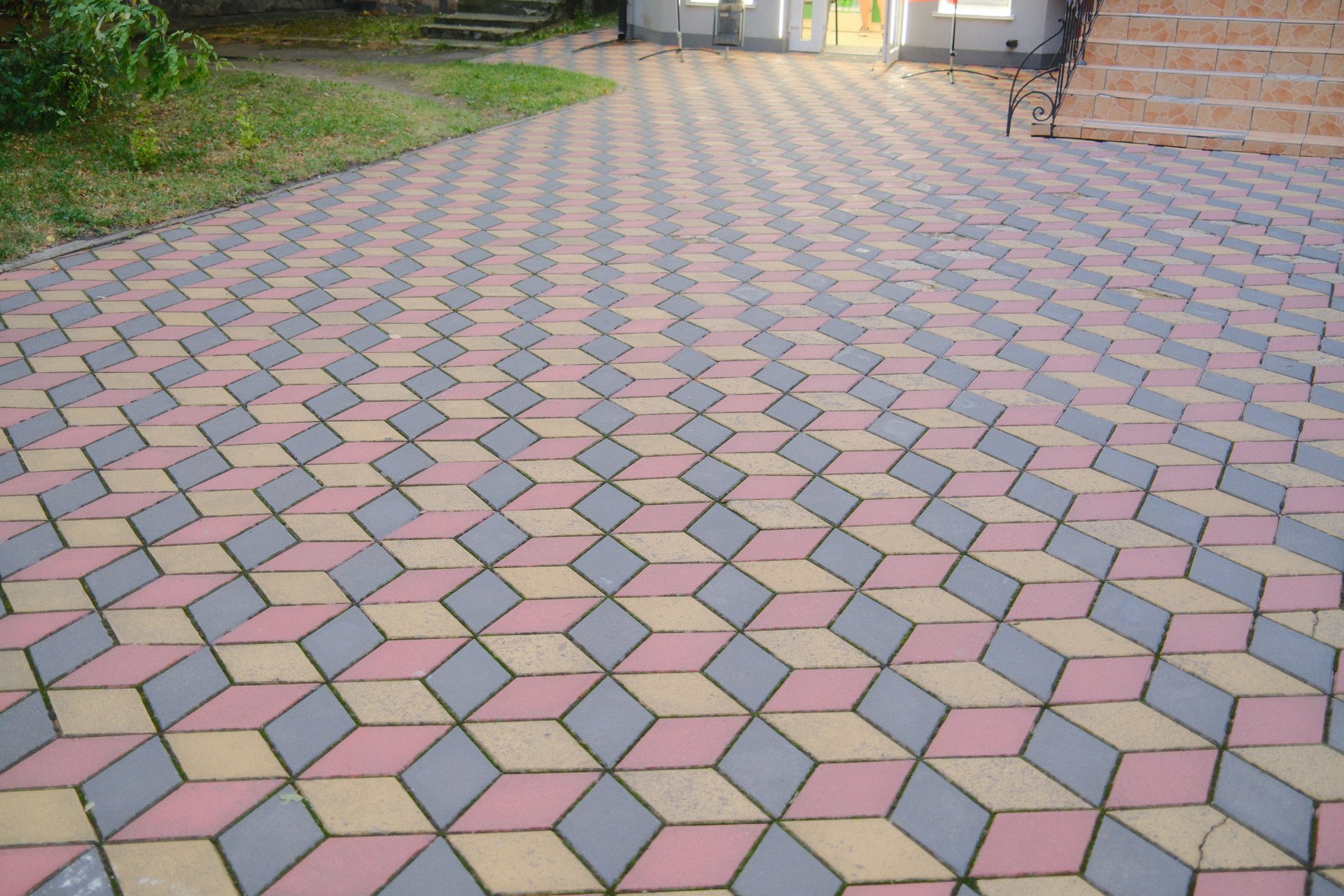 Tarmac driveway installation